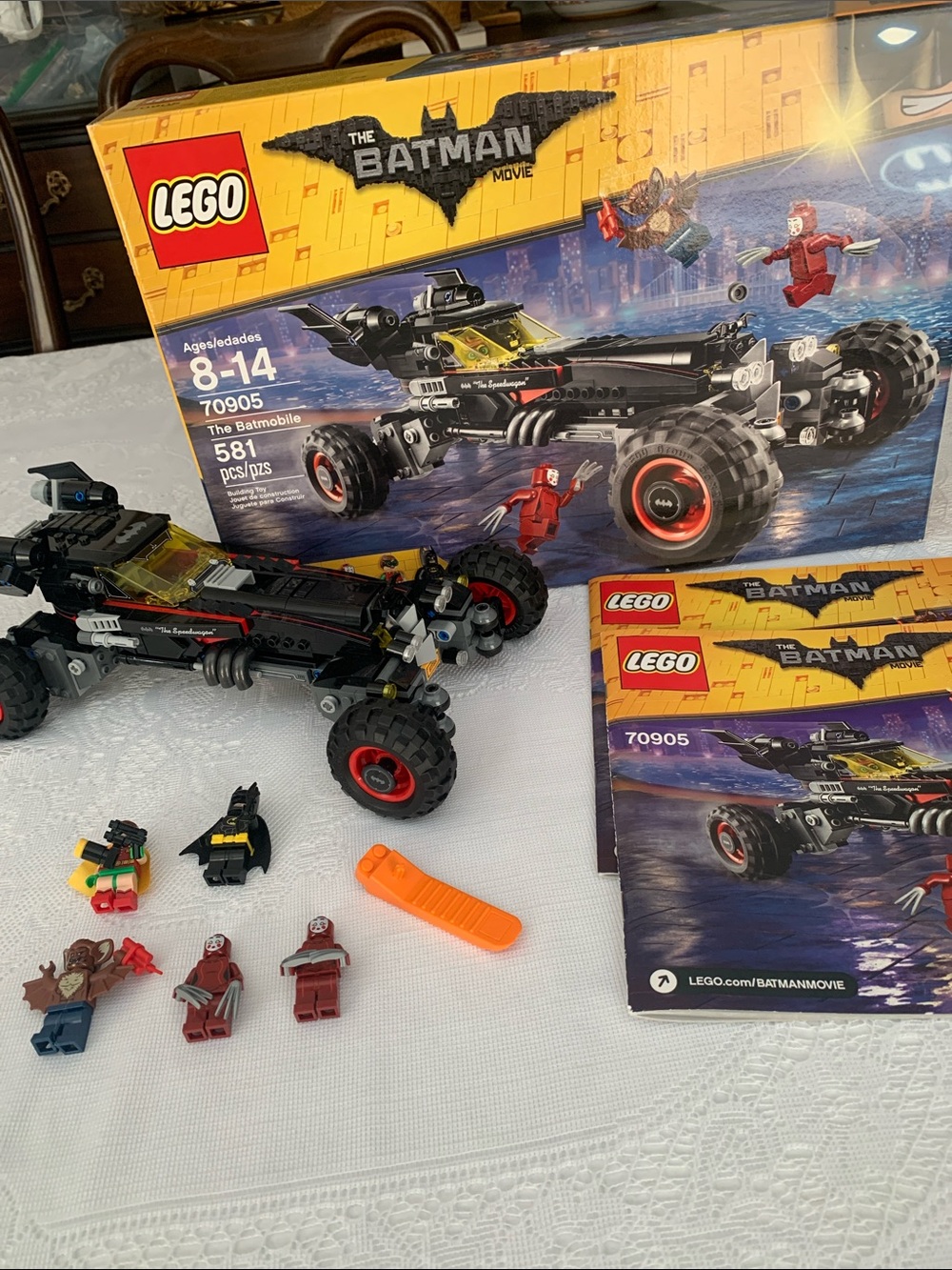 LEGO 70905 The Batmobile 100% complete